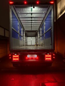 Illuminazione LED Vano Carico: Sicurezza e Efficienza 24/7 | Autotrasporti Borroni
